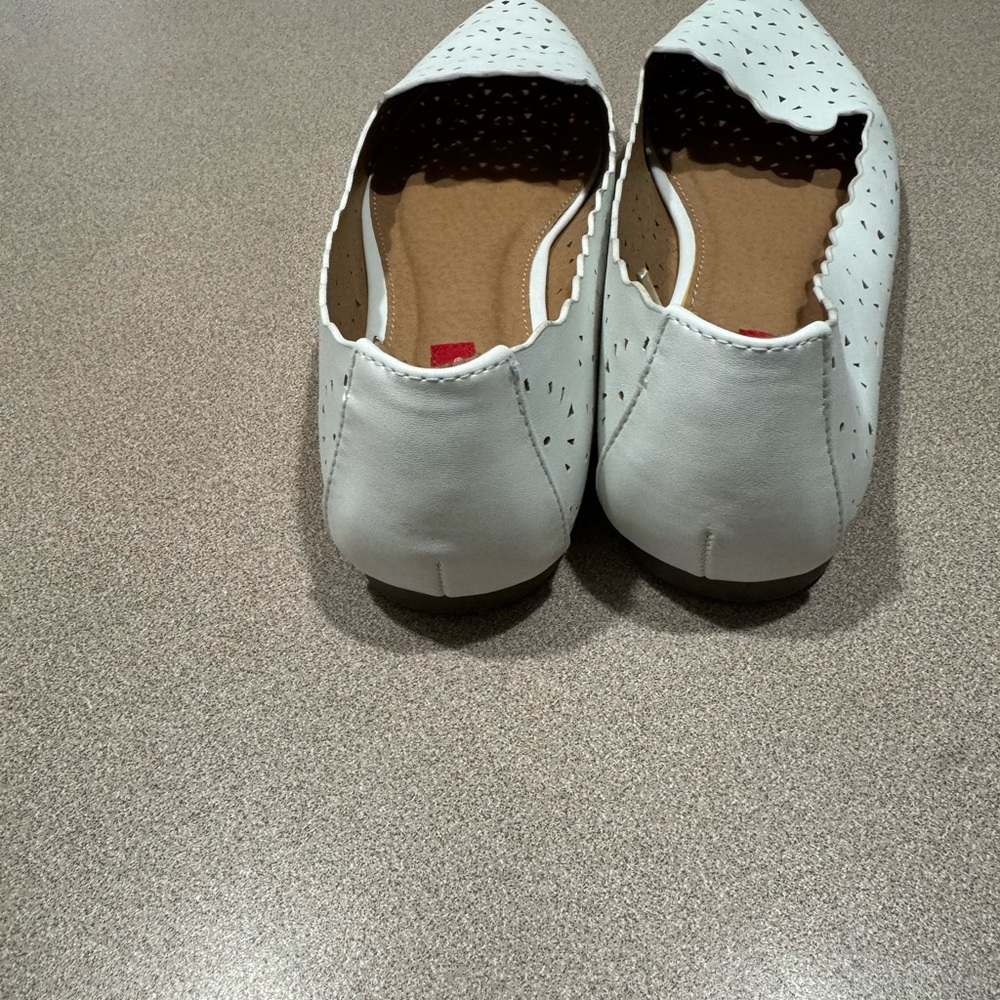New Unionbay white Leather Flats - Picture 3 of 5
